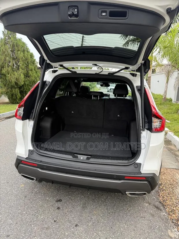 Honda CR-V Hybrid 2024 White · Photo 1