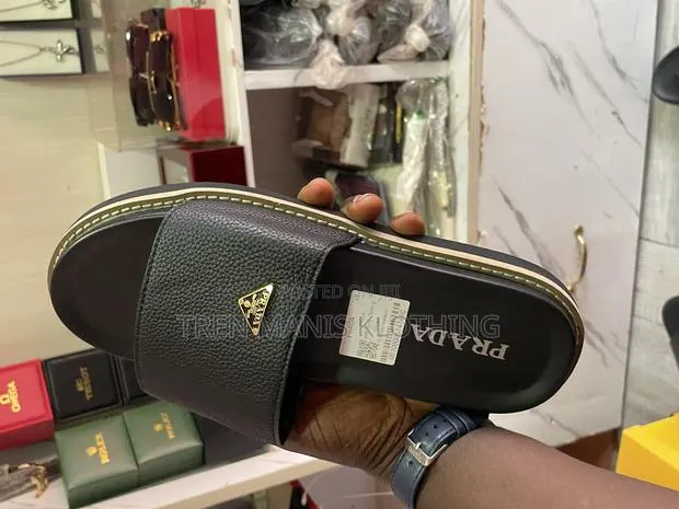 Prada Slippers · Photo 1