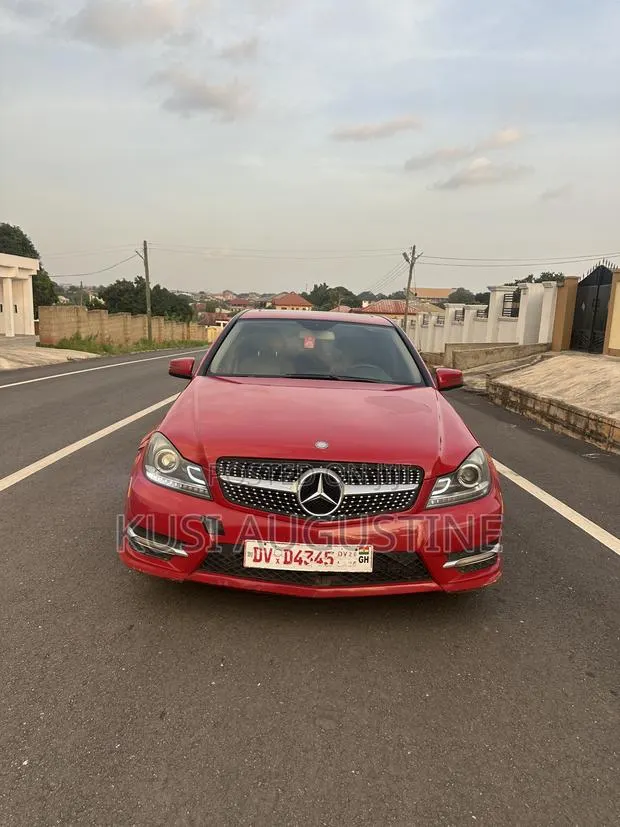 Mercedes-Benz C250 2013 Red