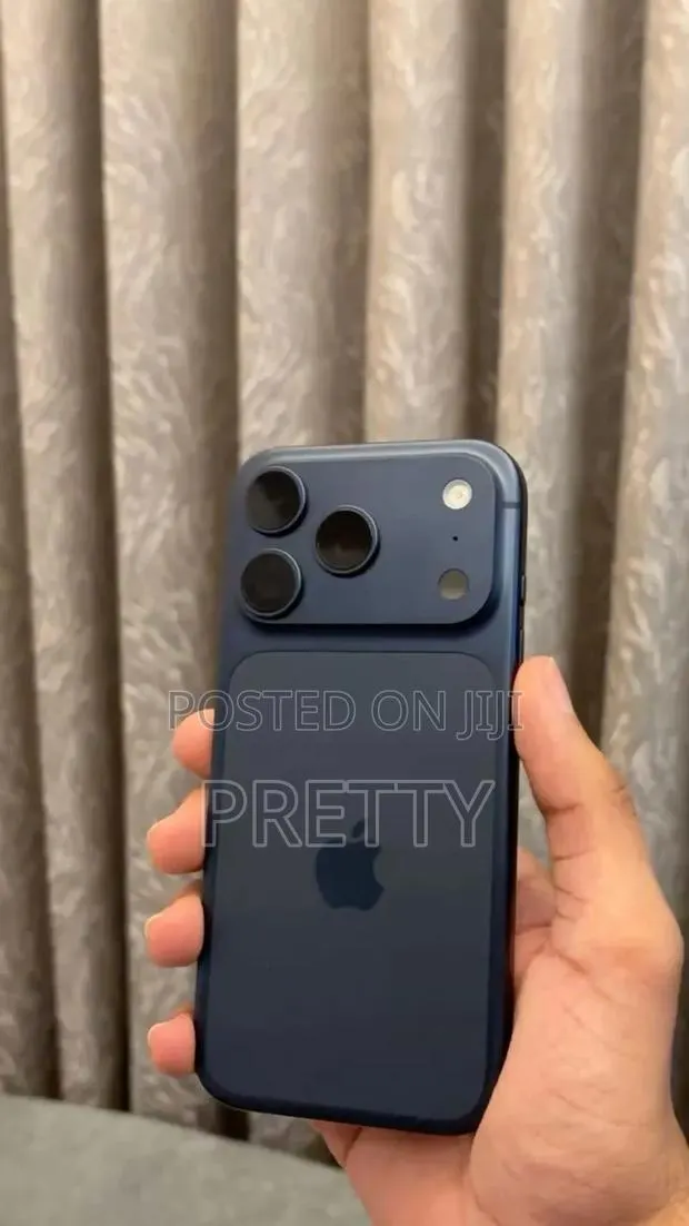 New Apple iPhone 17 Pro Max 256 GB Black · Photo 1
