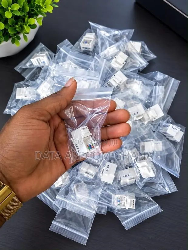 Keystones Cat6 RJ45 · Photo 1