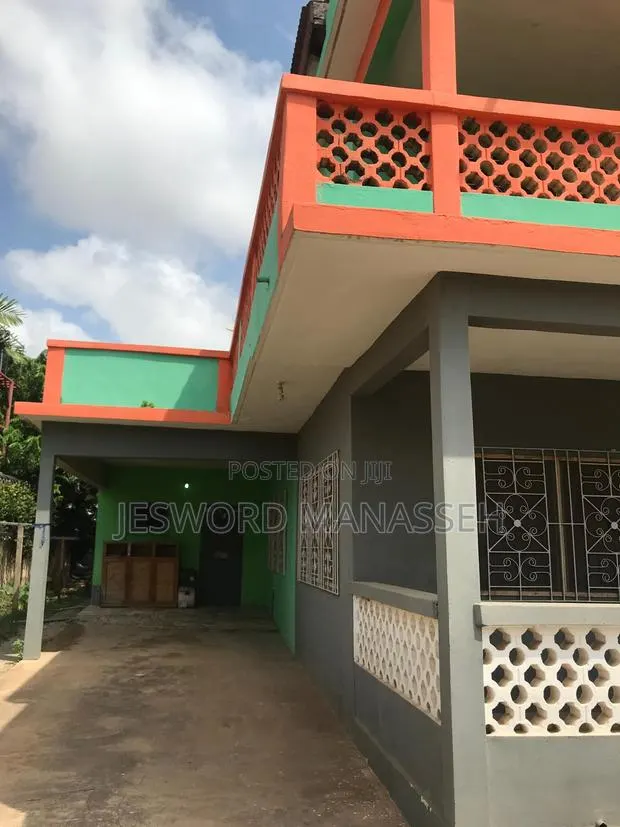 Furnished 9bdrm Room & Parlour in Nyanmekye for sale · Photo 1