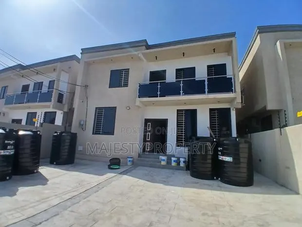 4bdrm House in Batsona, Baatsona Total for sale · Photo 1