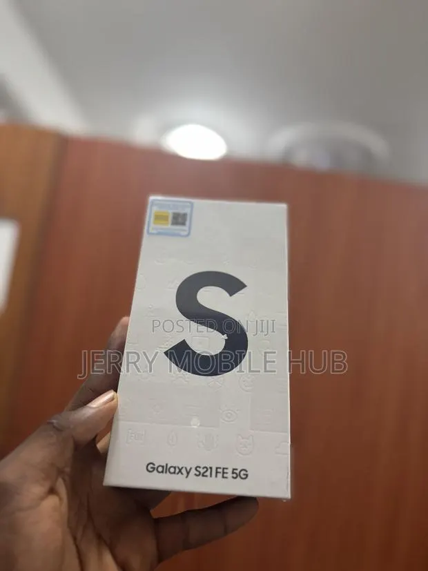 New Samsung Galaxy S21 FE 5G 128 GB Black · Photo 1