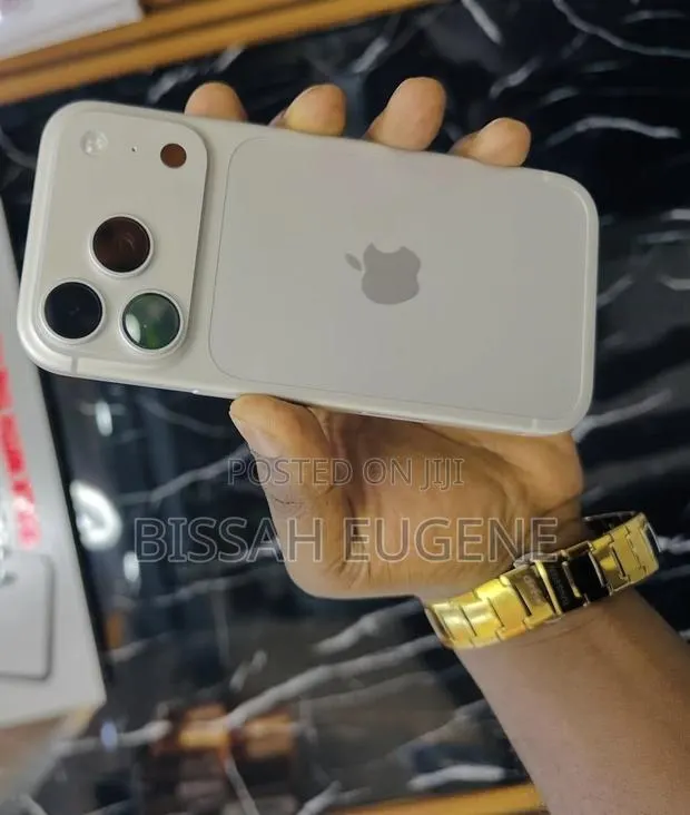 New Apple iPhone 18 Pro 256 GB White · Photo 1