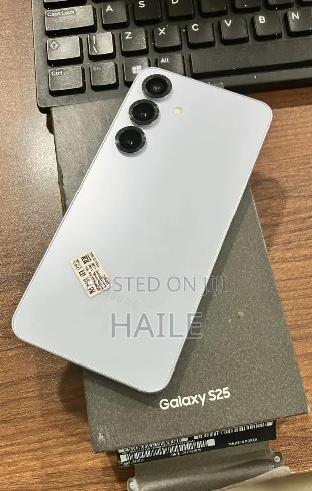 Samsung Galaxy S25 256 GB White · Photo 1