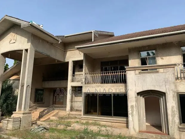12bdrm House in East Airport, Accra Metropolitan for sale · Photo 1