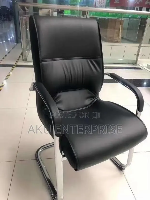 Ergonomic Leather Office Conference Chair · Photo 2
