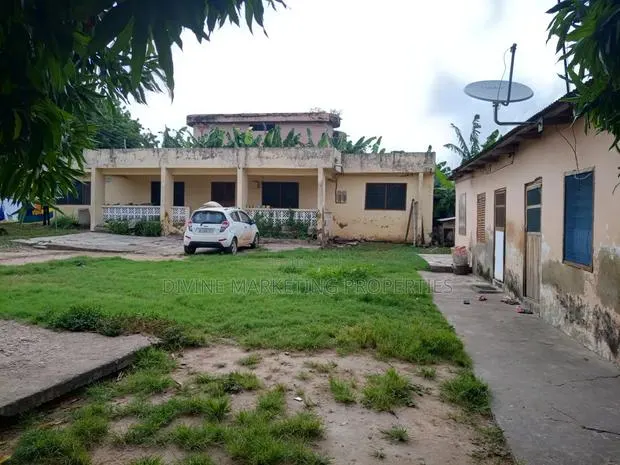 5bdrm House in Official Town, Accra Metropolitan for sale · Photo 1