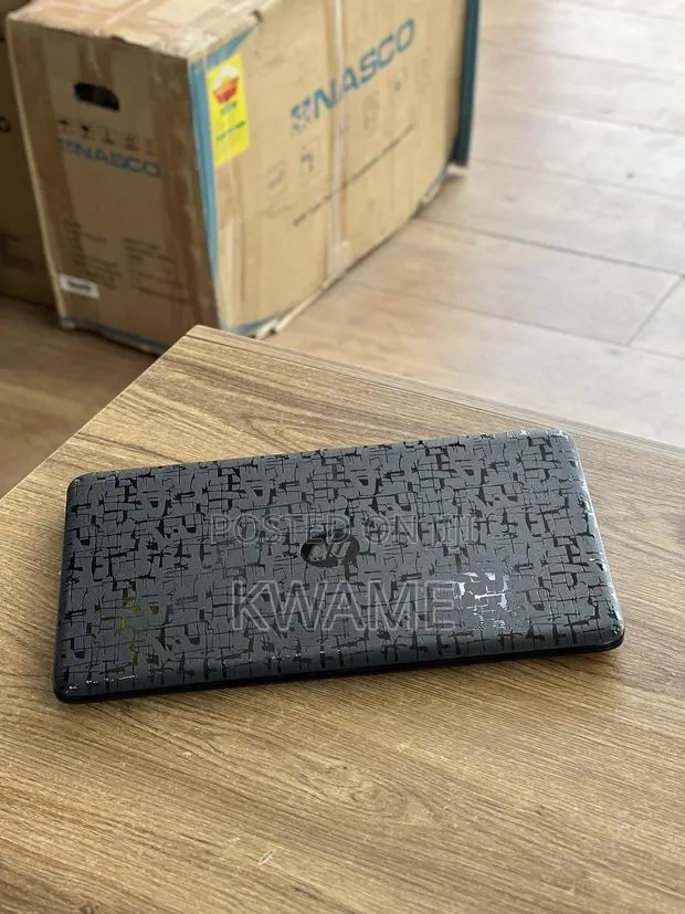 Laptop HP 15 8GB AMD A6 HDD 500GB · Photo 1