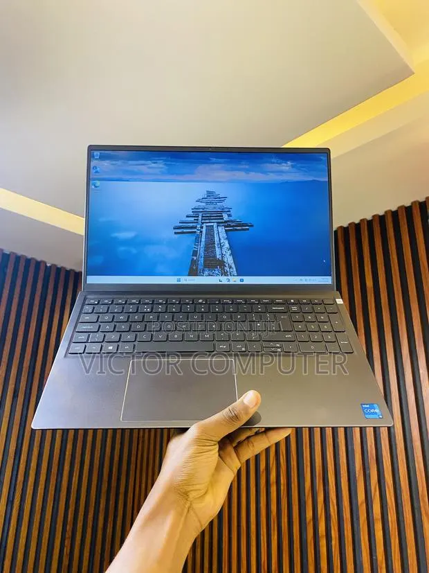 Laptop Dell Vostro 15 5510 16GB Intel Core i5 SSD 256GB · Photo 1