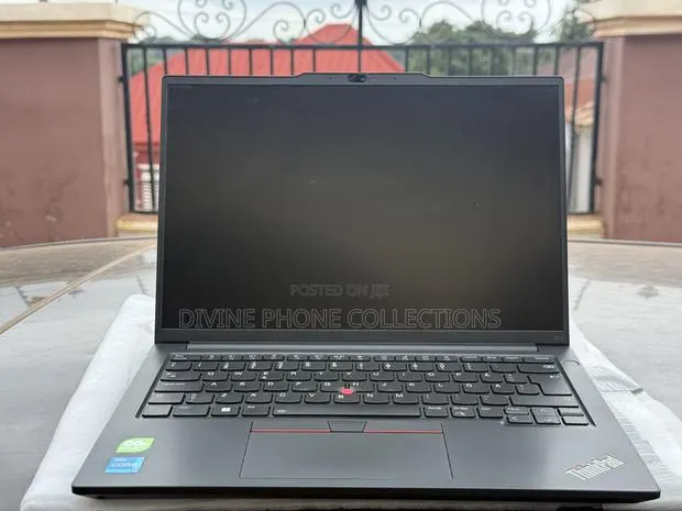 Laptop Lenovo ThinkPad E14 Gen 5 8GB Intel Core i3 SSD 512GB · Photo 1