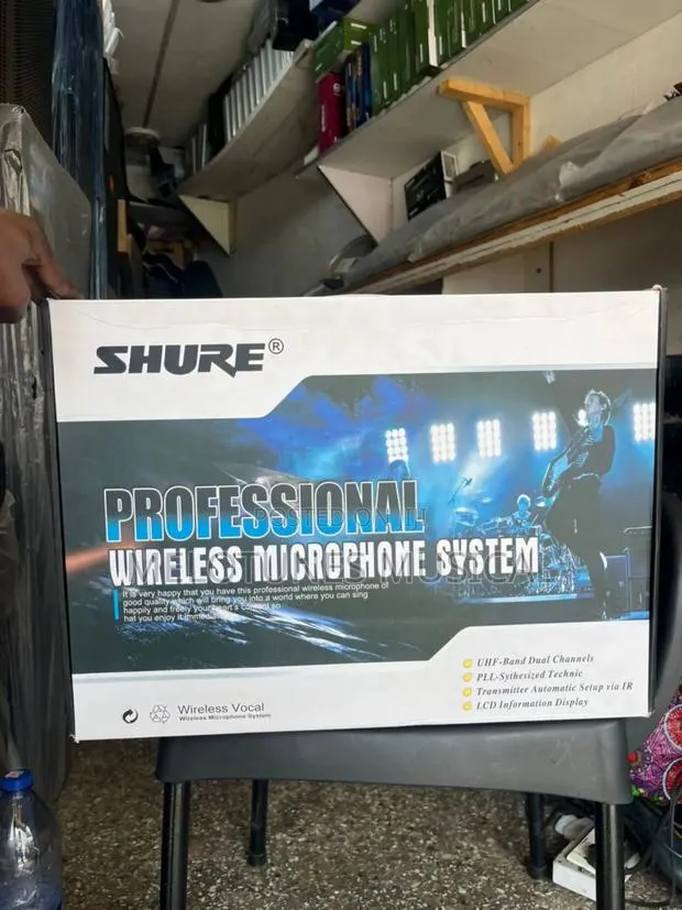 Shure Conference 2in1 Professional Wireless Microphone · Photo 1