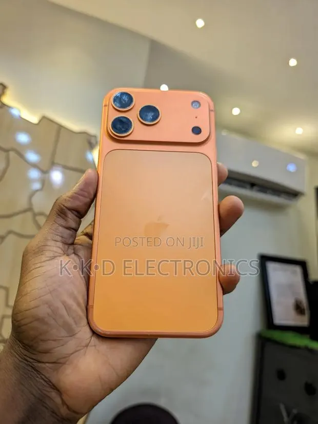 Apple iPhone 17 Pro Max 256 GB Orange · Photo 1