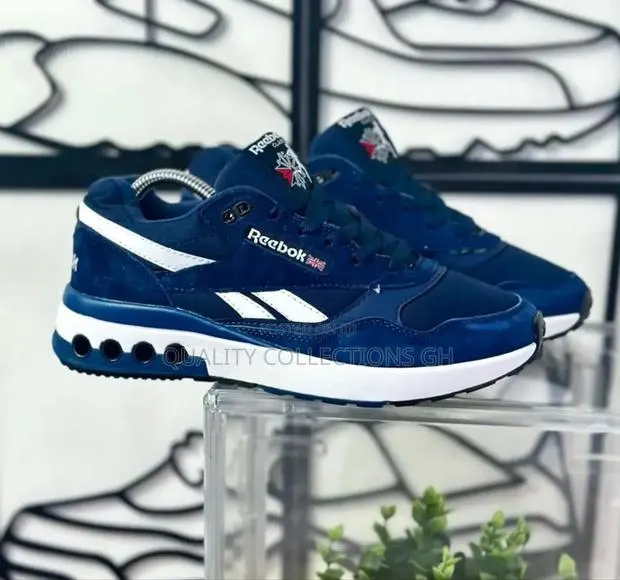 Reebok Hard Classic Blue Black · Photo 1