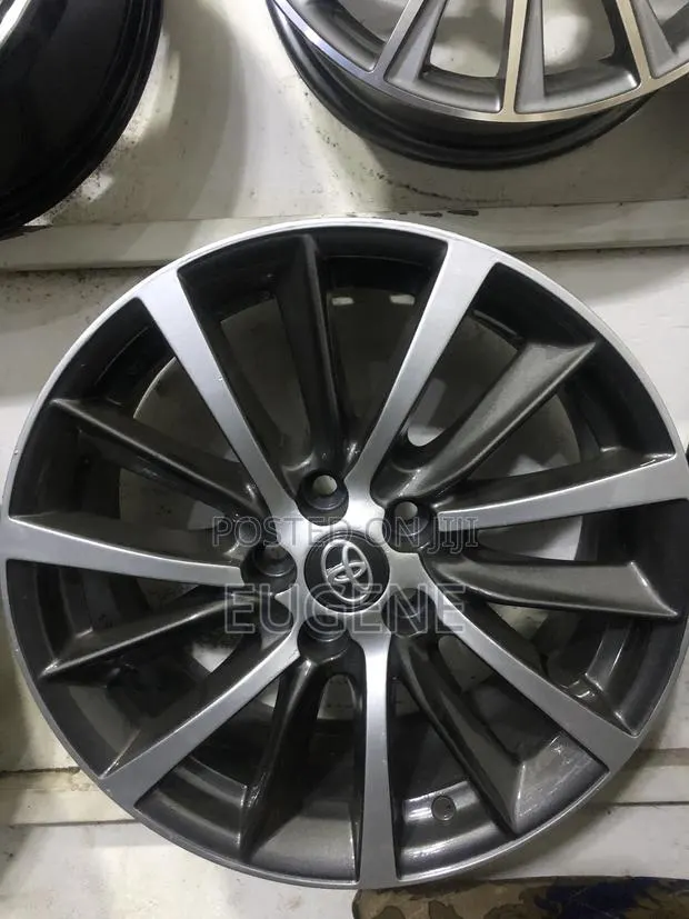 Corolla Rim 18 and 17 · Photo 1