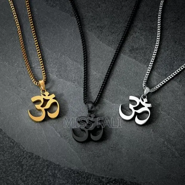 Ohm Noir Pendant Necklace · Photo 2