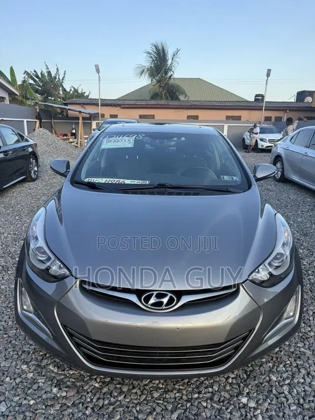 Hyundai Elantra Limited 4dr Sedan (1.8L 4cyl 6A) 2014 Silver · Photo 1
