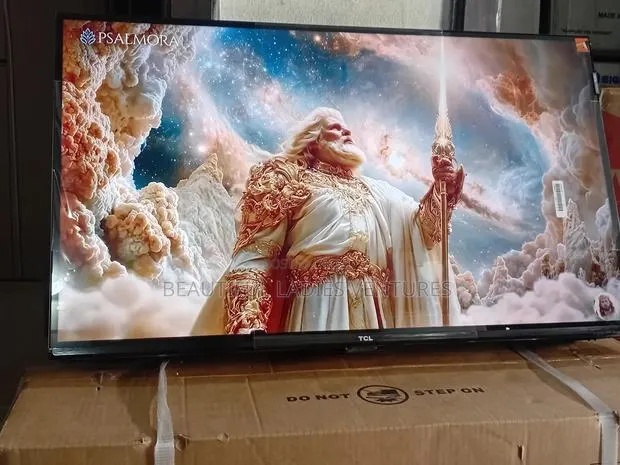 TCL 32” Led Tv With Stunning Picture Detail · Photo 1