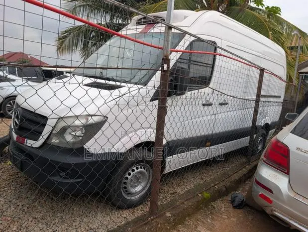 Mercedes-Benz Sprinter 2014 White · Photo 1