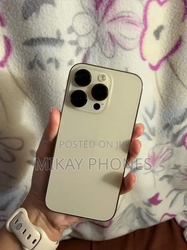 Apple iPhone 14 Pro Max 256 GB Gold · Photo 1