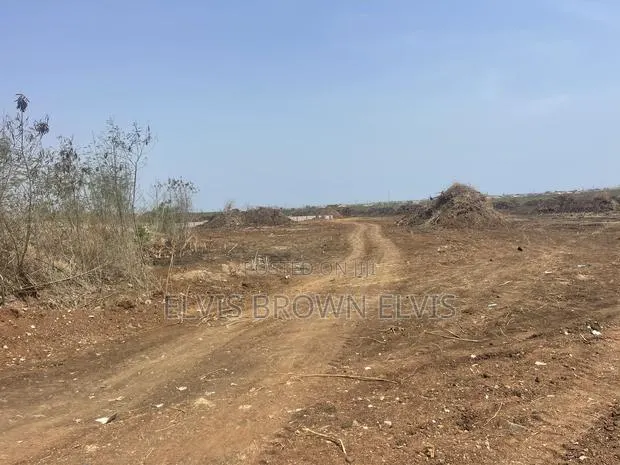 A Verging Land for Sale at Borteyman · Photo 1