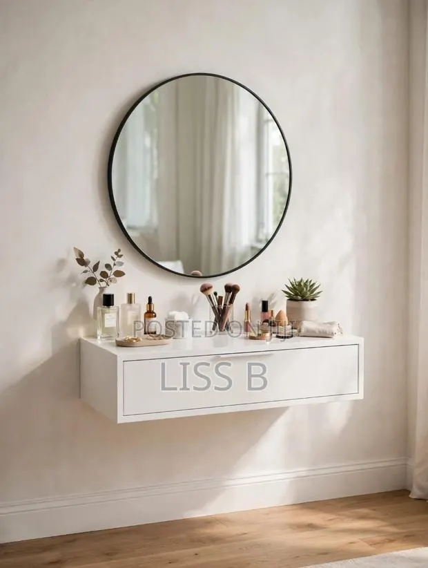 Vanity Set · Photo 1