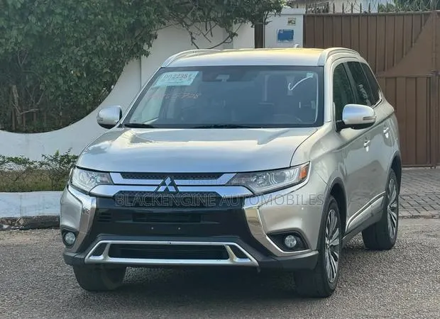 Mitsubishi Outlander SEL S-AWC 2020 Silver · Photo 1