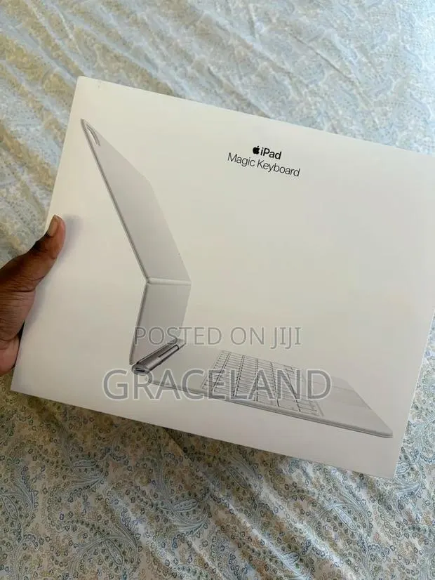 iPad Magic Keyboard 12.9 Inch Cover and Keyboard · Photo 1