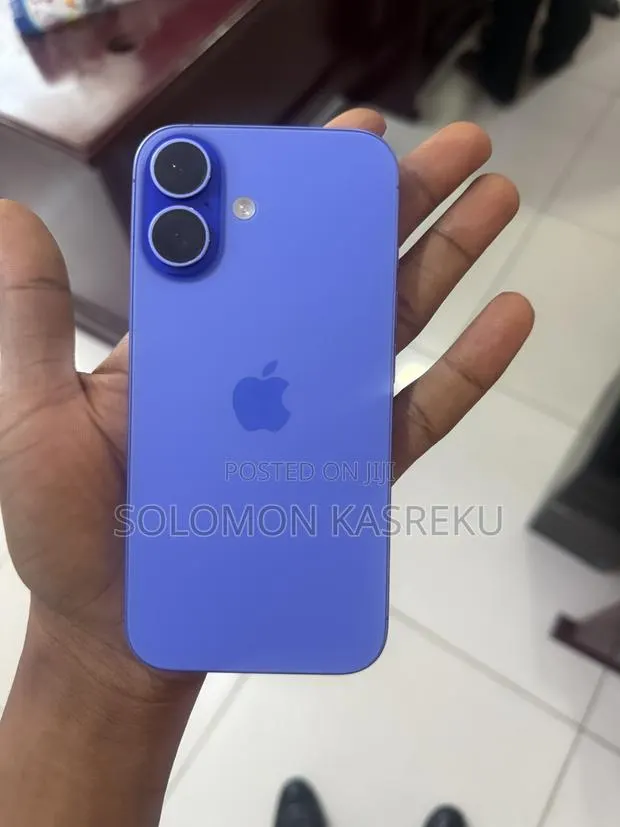 Apple iPhone 16 128 GB Blue · Photo 1