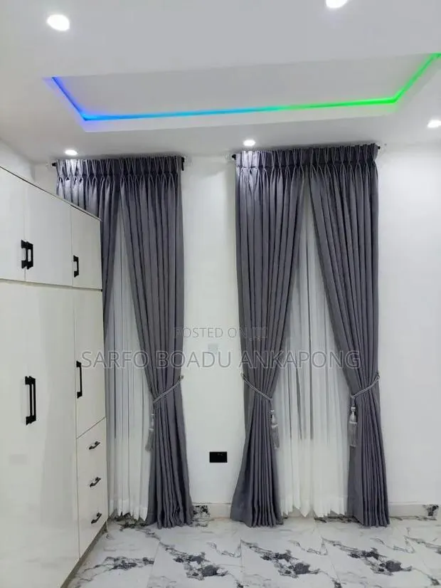 Gray Pinch Curtains Designs · Photo 4