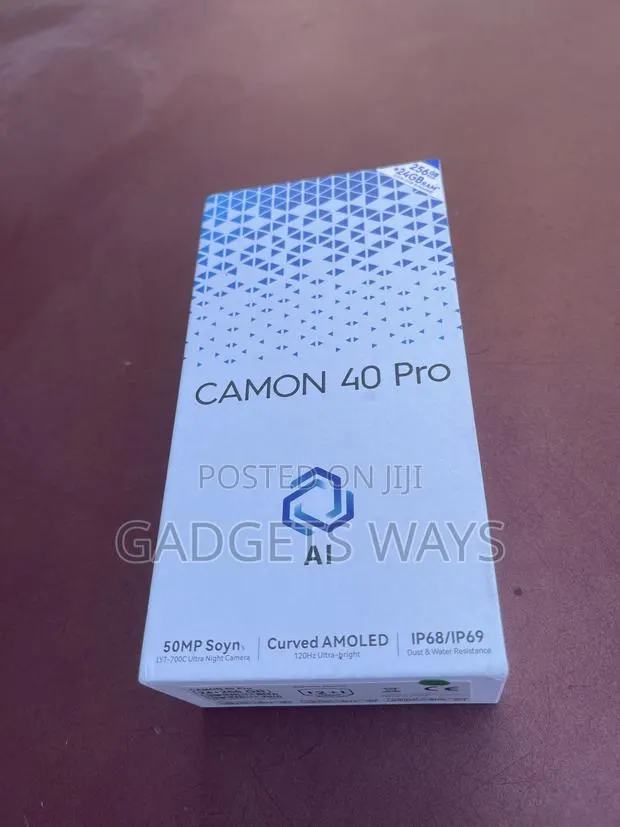 New Tecno Camon 40 Pro 5G 256 GB Green · Photo 1