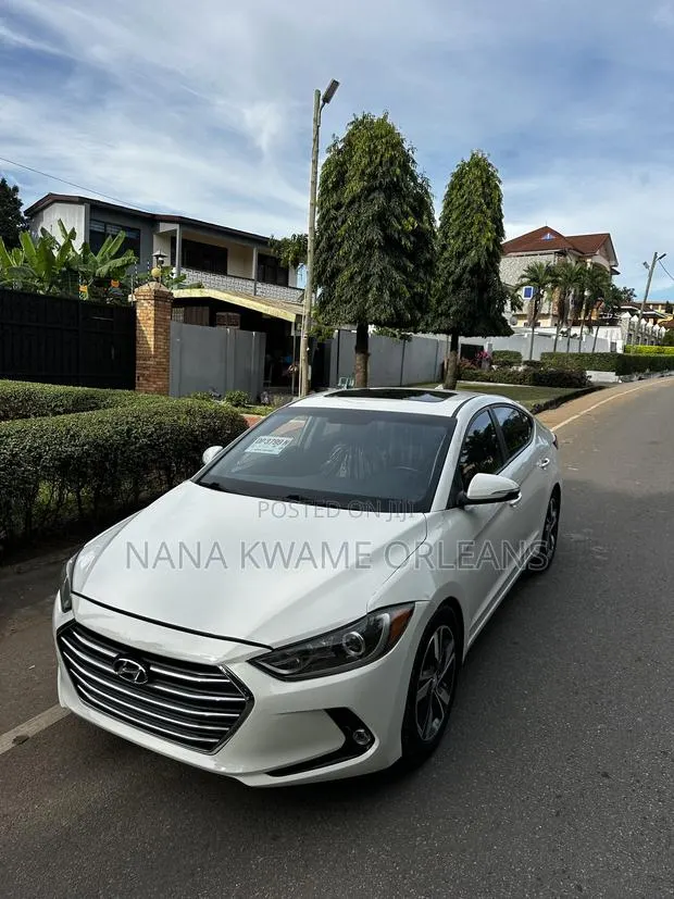 Hyundai Elantra Limited 2018 White · Photo 1