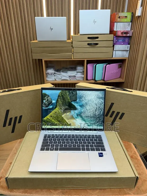 New Laptop HP EliteBook 840 G9 16GB Intel Core i7 SSD 512GB · Photo 1