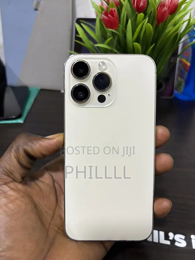 Apple iPhone 14 Pro 128 GB Gold · Photo 1