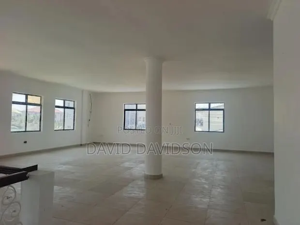 A Large Space for Commercial · Photo 1