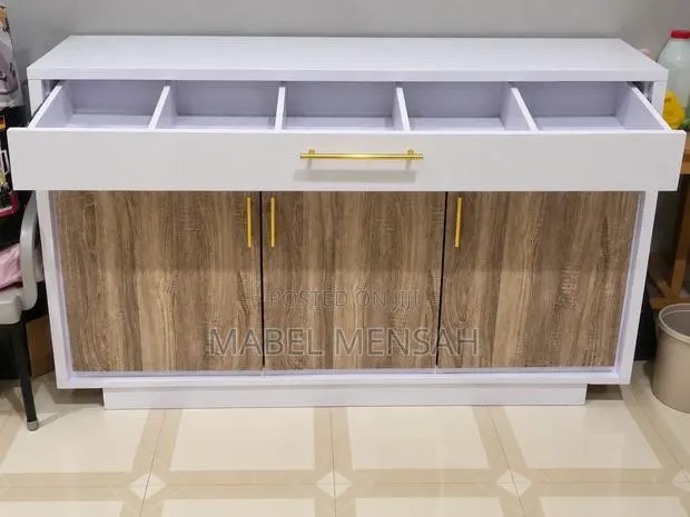 Shortage Cabinet · Photo 1