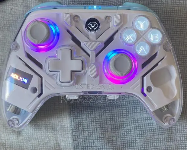 Wireless Controller With Wireless Charger · Photo 1