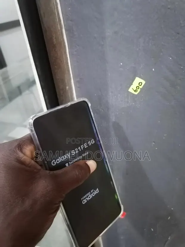 Samsung Galaxy S21 FE 128 GB Black · Photo 1