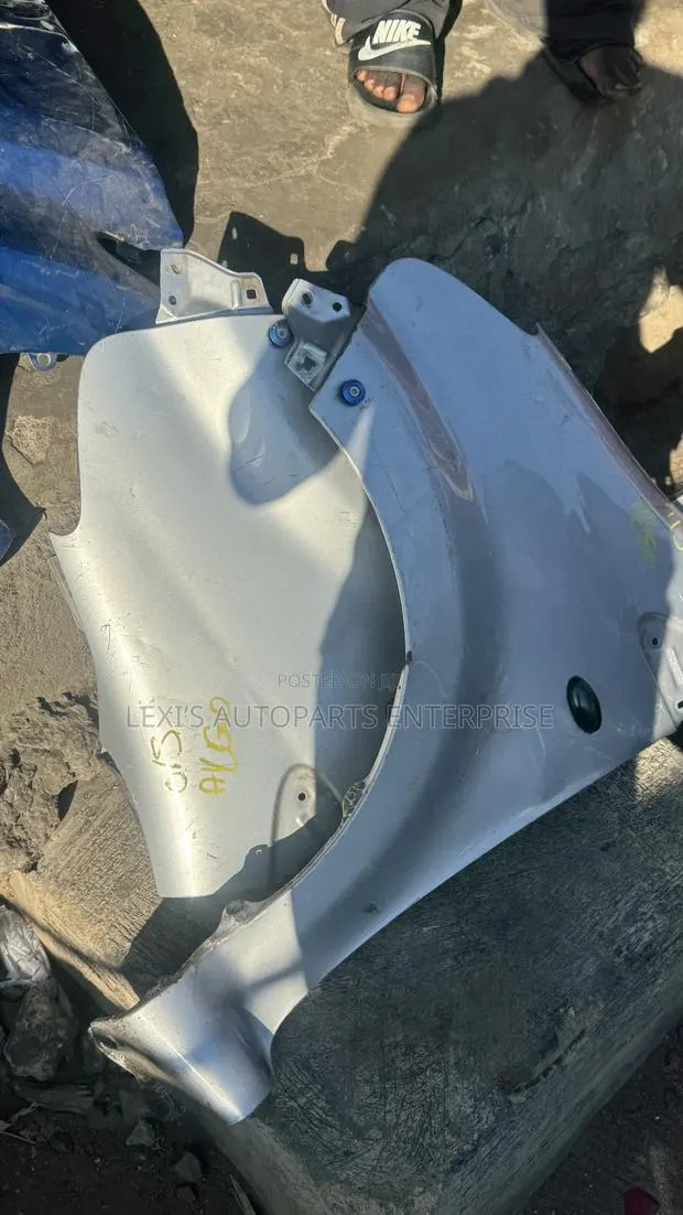 Toyota Aygo 2005,2006,2007,2008,2009,2010 Fenders · Photo 1
