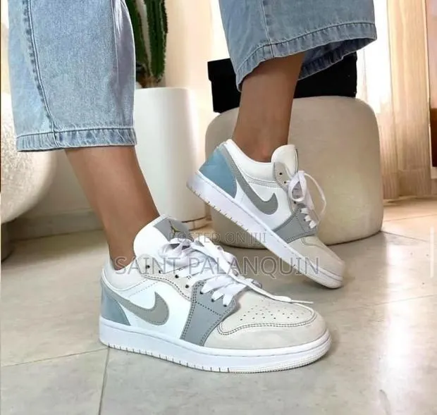 Nike Jordan 1 Low Paris · Photo 1