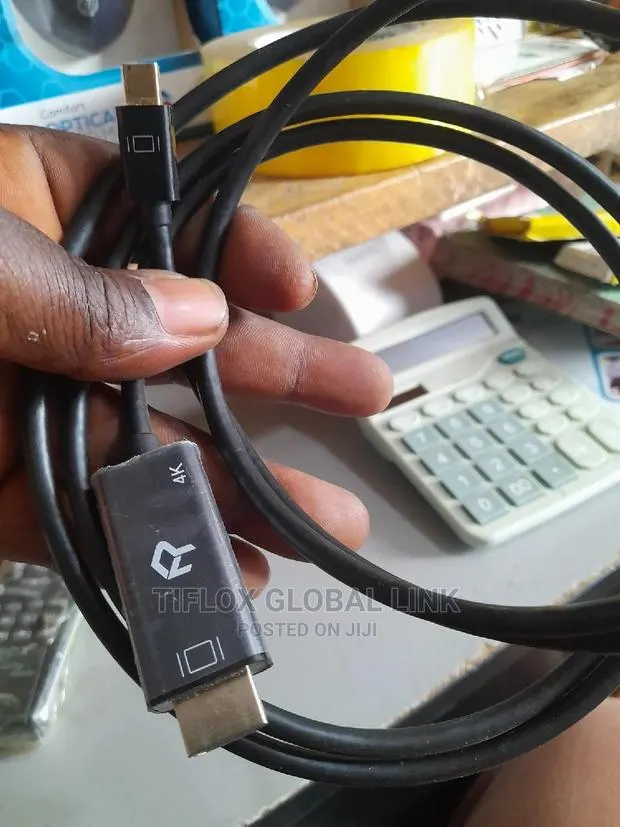 Mini DP to HDMI Cable · Photo 1