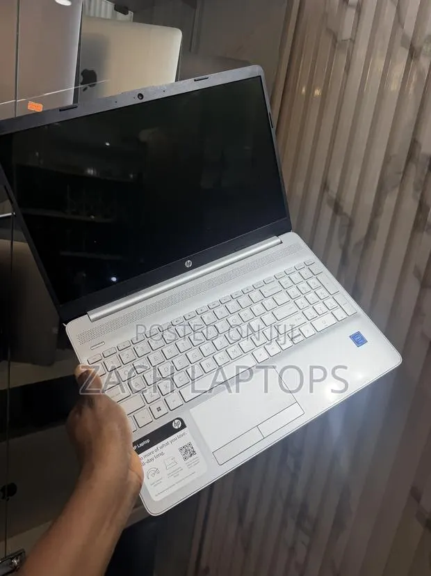Laptop HP 15 8GB Intel Pentium SSD 128GB · Photo 1