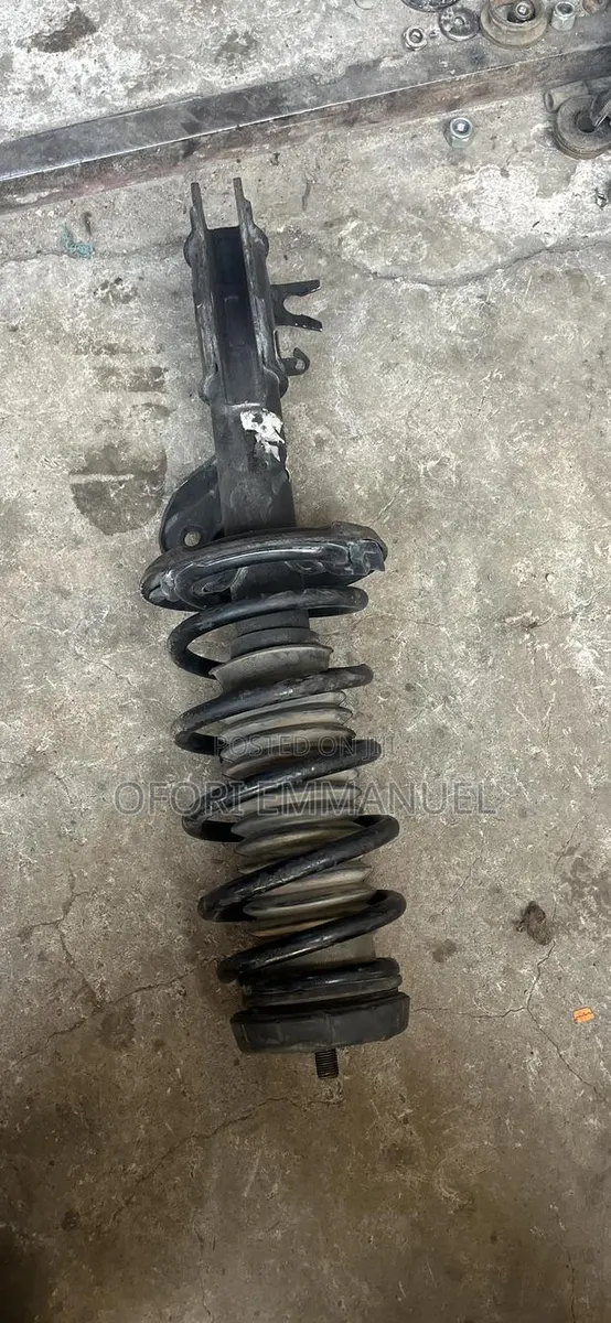 Chevrolet Trac 2015-2019 Front Shocks · Photo 1