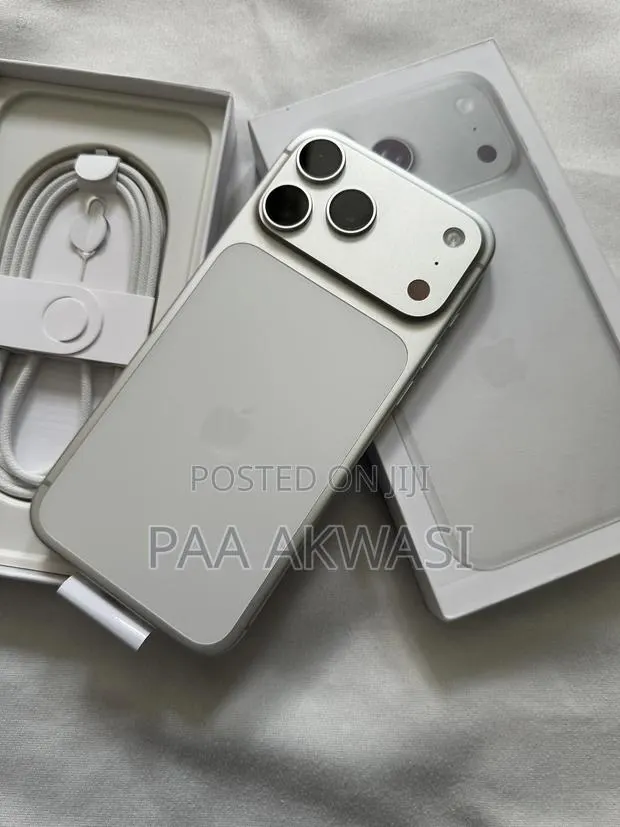 New Apple iPhone 17 Pro Max 256 GB Silver · Photo 1