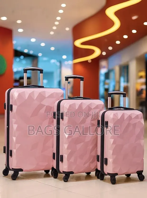 Compass Luggage · Photo 1