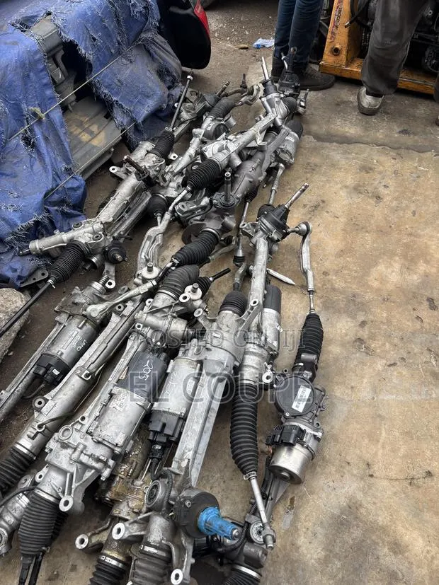 C300/W205 Homeused Steering Racks 2015-2016-2017-2018-2019-2020 · Photo 1