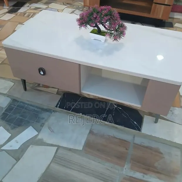 Marble Top Center Table · Photo 1