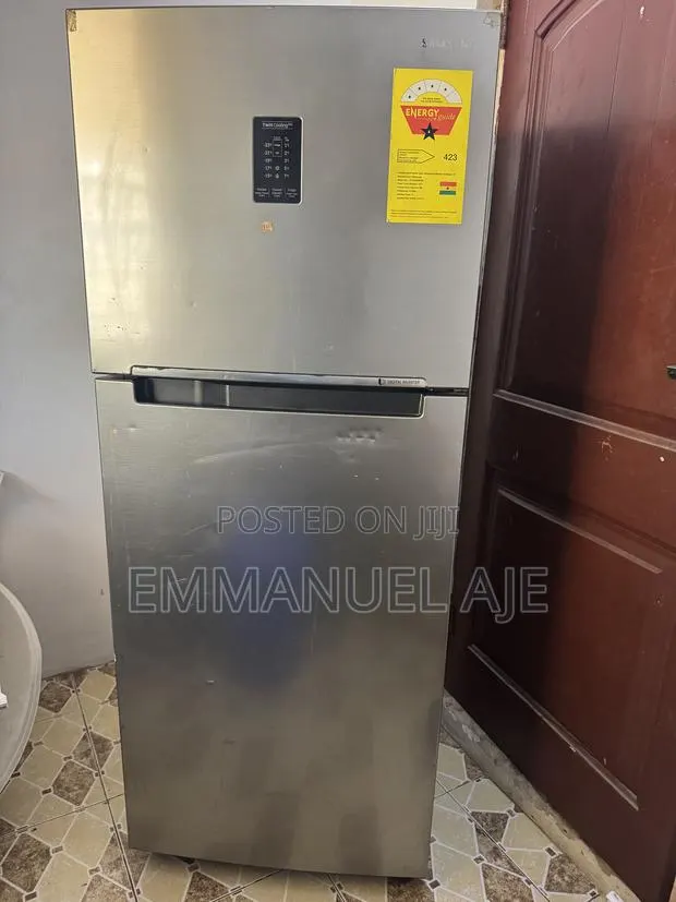 Refrigerator · Photo 1