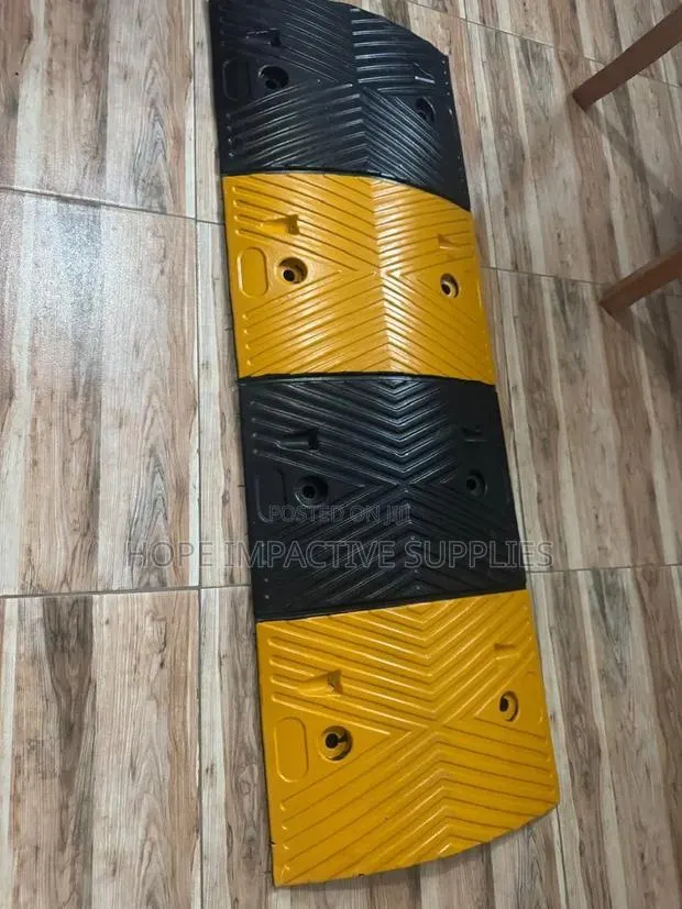 Quality Speed Ramp( L = 3Ft, 3Inches X W = 1Ft. X Thk: 2Inches. · Photo 1
